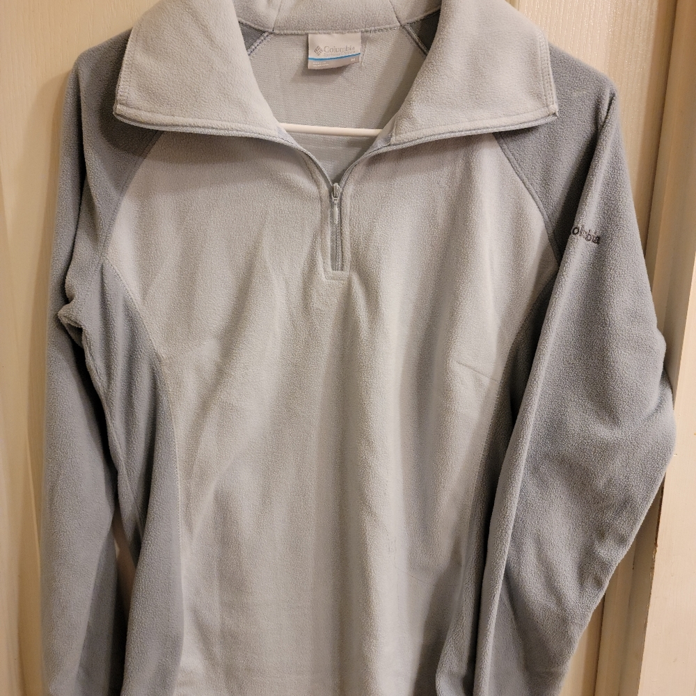 Plush Columbia pullover